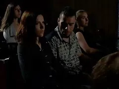 Egy gyönyörű lány, Kis Mellek, lapos gyomor, lassan kezdett nyitni, hogy megmutassa, két ember érintse meg a csókot, légzés párhuzamosan. Néhány perc ölelés után mindenki nagyon izgatott, és folytatni akarja, de ebben a helyzetben a dolgok orális szexré válhatnak. Sőt, a jövőben a három küld online pornó videók őket, csinál Szopás, Nyalás óvatosan, nyögés közben.