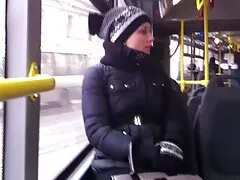 A nővel való küzdelem nem sokkal azután kezdődik, hogy a nő kövér, harisnyanadrágot visel, a lábát az ember előtt terjeszti. Bármi legyen is az alkalom, a férfiak, akik vonzódnak a hüvelybe, a víz a szilárd anyagba áramlik. Kurva részeg kapcsolja be egészen a hüvely belsejében, online pornó ingyen örömet magunknak. A szex játék, ő kibaszott magát a punci széles áramló orgazmus teljes.