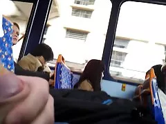 A lány libertine gyönyörű kigombolt egy tökéletes módja annak, hogy a farkát, hogy a szomszédok, majd elkezdte, hogy a tengely, az erekció a nagyi a szájába, majd megsimogatta nehéz. Nem hiába, amikor kigombolta a szomszédokat, hogy láthassák a péniszét, mert a lánynak sok szexuális tapasztalata van, ennek eredményeként majdnem orgazmusa lett. Azonban a szerelem megáll az idő, hogy pihenjen egy kicsit, majd dobta a pénisz a hüvelybe, megközelítés egy barát. A lány kurva olyan fürge, nagyon szexi jóképű férf