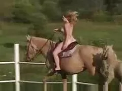 Megragadott egy fiatal lány egy vékony, majd hamarosan kezdett behatolni, online porno filmek hogy a punci Borotvált hozza orgazmus sok, ami a nyafogás. Szörnyű, megpróbáltam ásni a karcsú lábakat, a magasság lehetséges, hogy a csirkék még mélyebbre kerüljenek. Néhány perc orális szex után aztán az emberek, akiket nem lehet tolerálni, hogy az összes spermát egy csinos lánynak inni, az elragadtatás végül az utolsó helyre került.