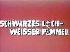 Séta a nyilvános kertben, két fiatal kanos ember véletlenül találkozik gyönyörű, szőke, szexi lány, nem kell egy rituális, hogy gyorsan szállít hazi porno videok a gyermek, hogy élvezze a tiltott öröm a Szexuális csoport a földön, hogy a hideg.