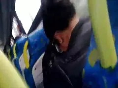 A varázsa egy orosz lány egy fotózásra a puha ruhát. Éppen abban a pillanatban az ember, aki látta méltóságát, úgy döntött, hogy új cselekményt ad hozzá egy fotózáshoz: az orosz modellt a puncijába dugta, majd az összes magot a szájába szopta. A fotós kamerája által rögzített legérdekesebb leszbi videa pillanatok, ez szórakoztatja a fiatal gazembert.